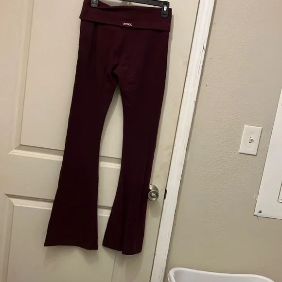 Victoria secret Women's Burgundy Flared leggings/yoga pants - Picture 3 of 9